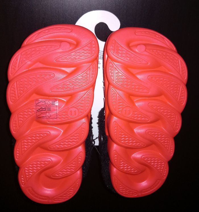 Chaussons Sabots Spider-Man Neufs avec étiquette - photo numéro 4