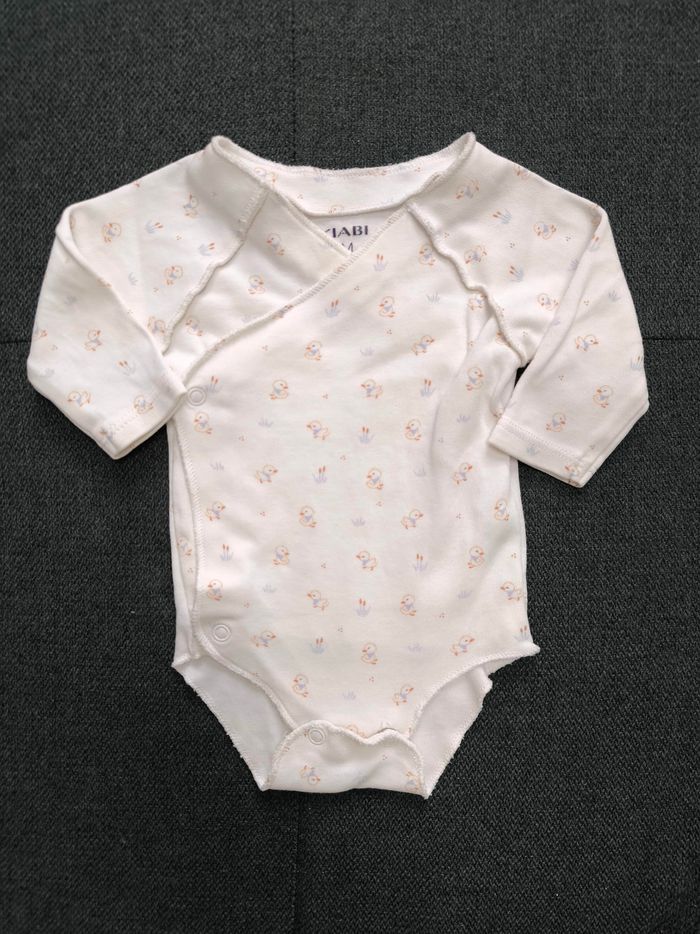 Lot bodies 1 mois - photo numéro 6