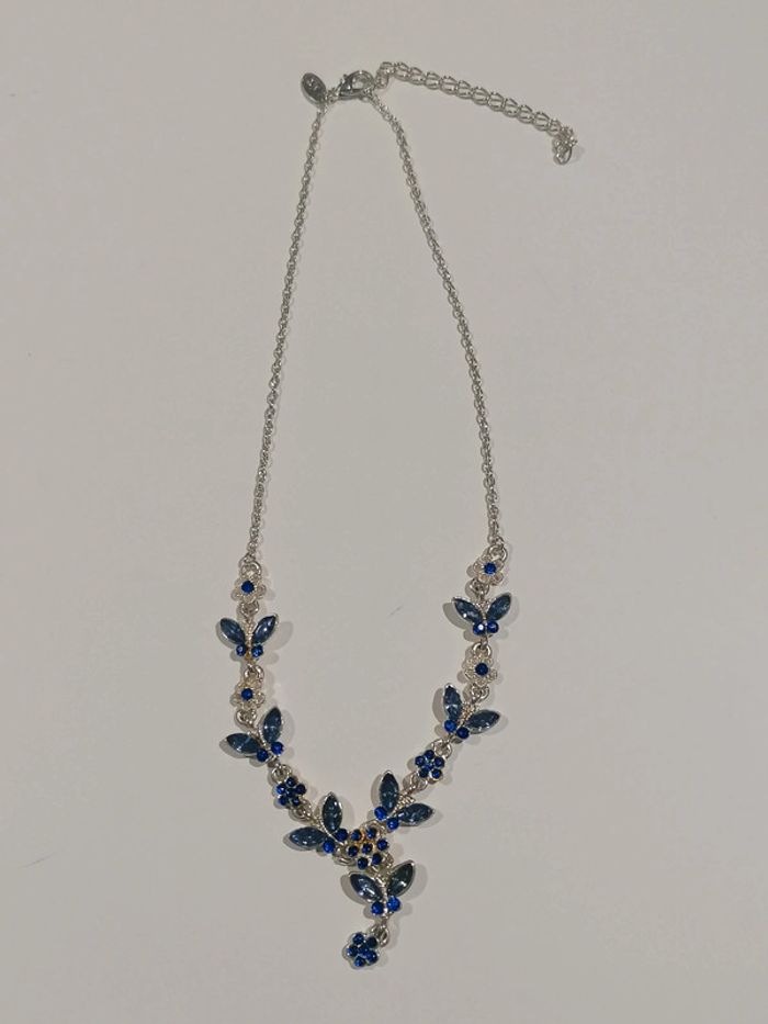 Collier fantaisie papillon fleur bleu 📿