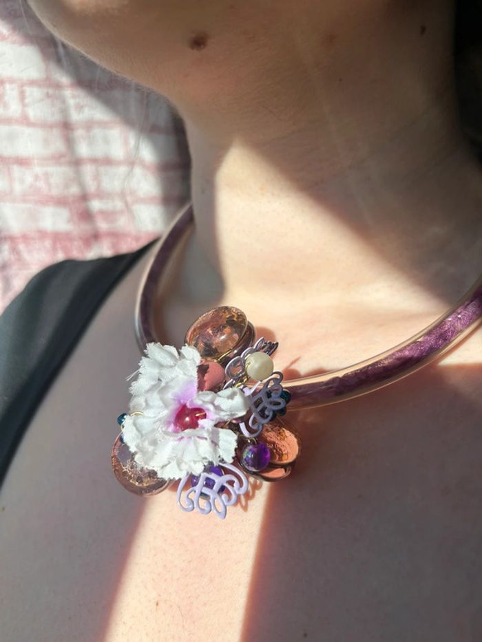 Collier fleur rose - photo numéro 5