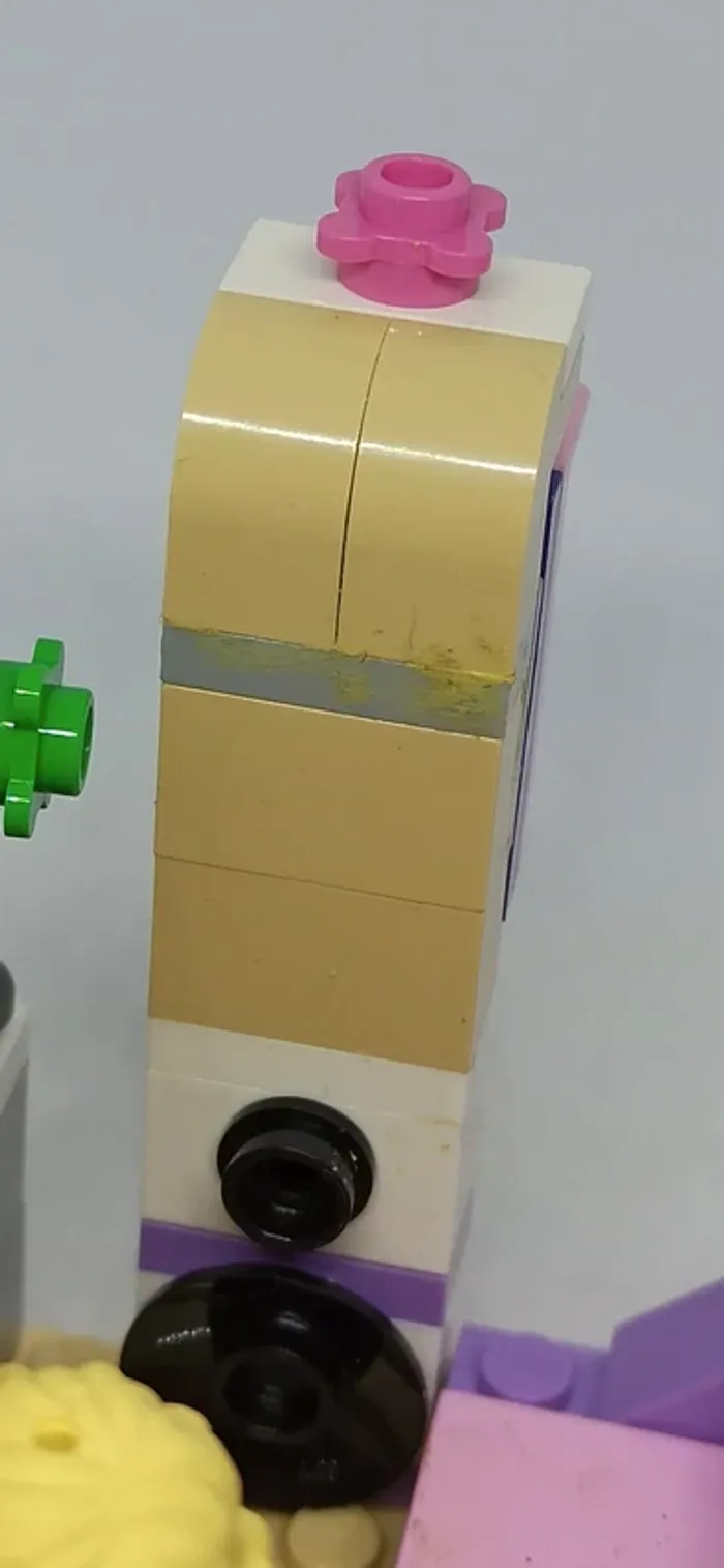 Salle à manger cuisine avec personnages lego - photo numéro 4