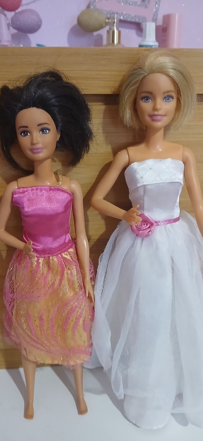 Lot 2 barbies - photo numéro 2