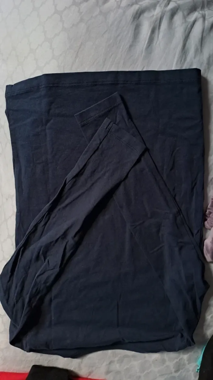 T shirt manches longues bleu marine taille 146/152 - photo numéro 3