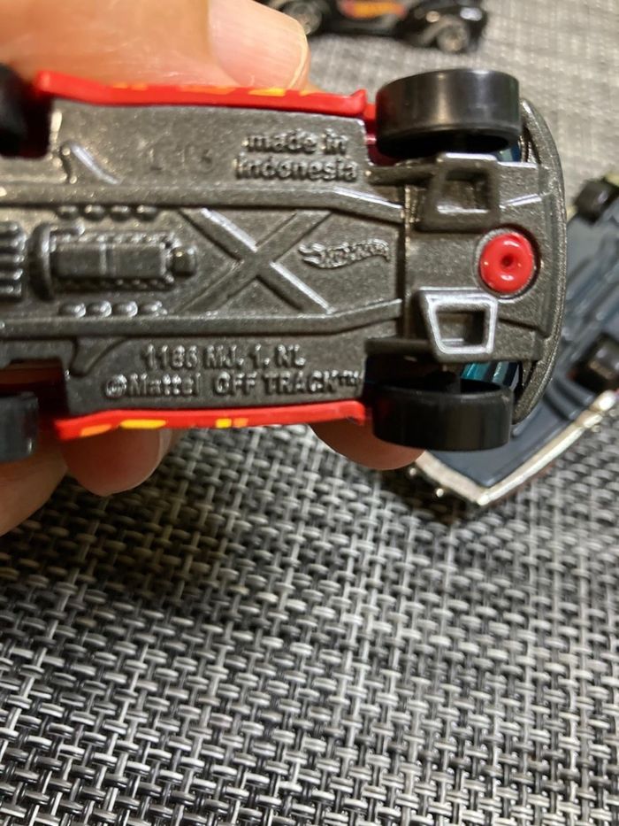 Miniatures vintage & modernes – lot de 3 voitures - photo numéro 2