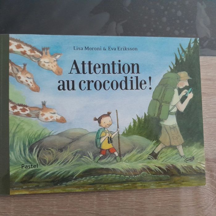 Album école des loisirs Attention aux crocodiles