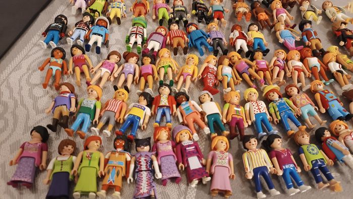 Playmobil figurines