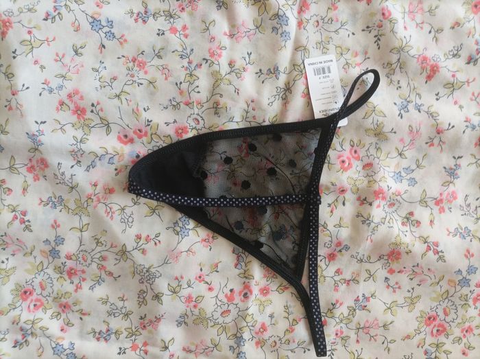 Neuf string taille M - photo numéro 2