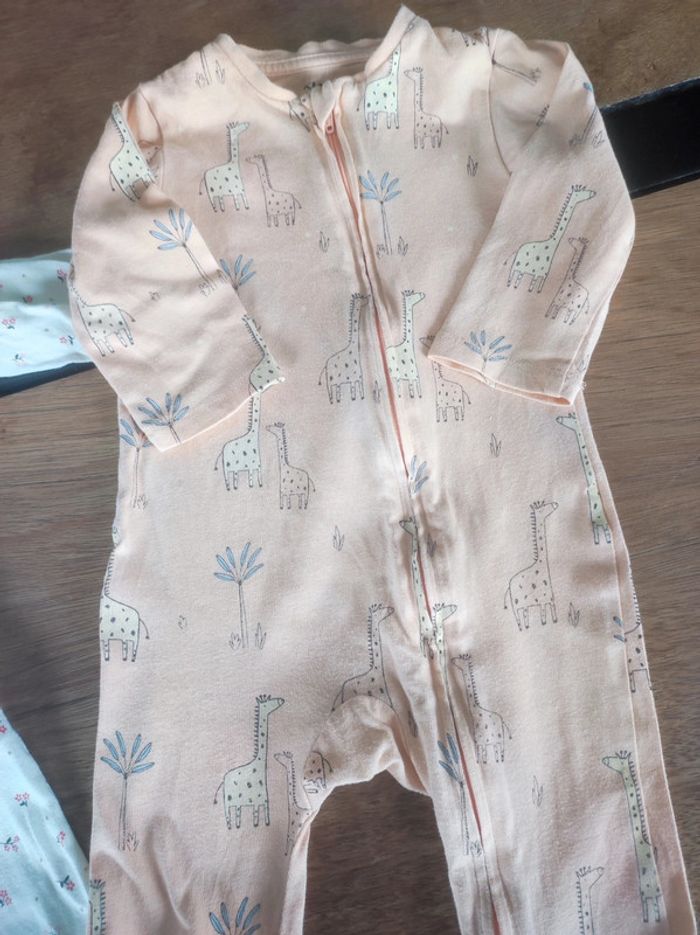 Lot de deux pyjamas Kiabi 9 mois - photo numéro 3