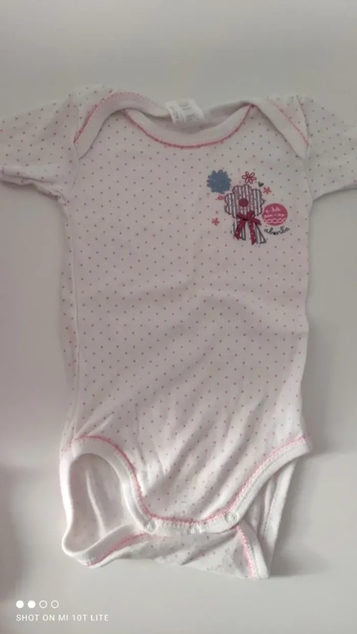 Body blanc pois rose motif fleur absorba