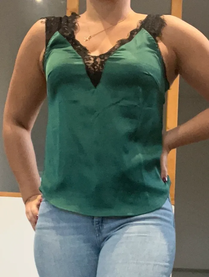 Débardeur vert et noir dentelle sexy