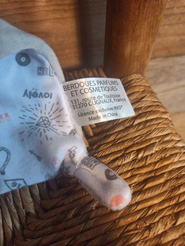 Doudou IKKS lapin masque tbe - photo numéro 3