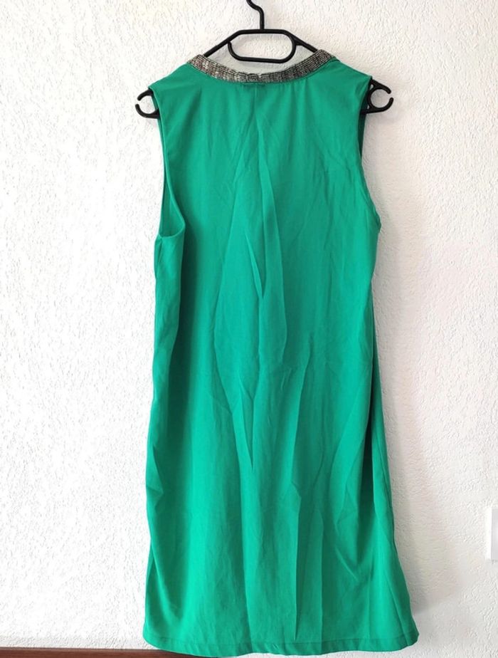 Robe Courte d'été légère. Marque Mango. Couleur Verte.Taille M - photo numéro 2