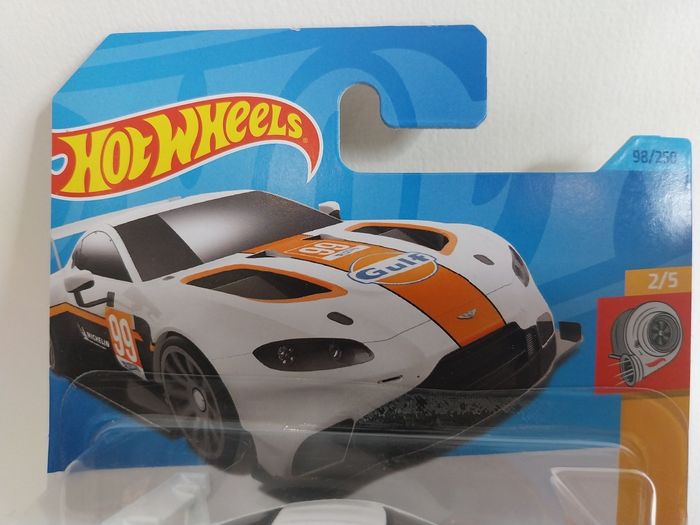 Hot Wheels Aston Martin Vantage GTE Livrée Gulf 2023 - photo numéro 5