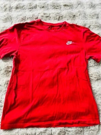 Tee-shirt Nike rouge