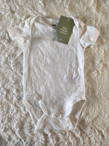 Body blanc manche courte h&m taille 4/6m