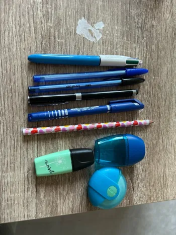 Lot fournitures scolaires