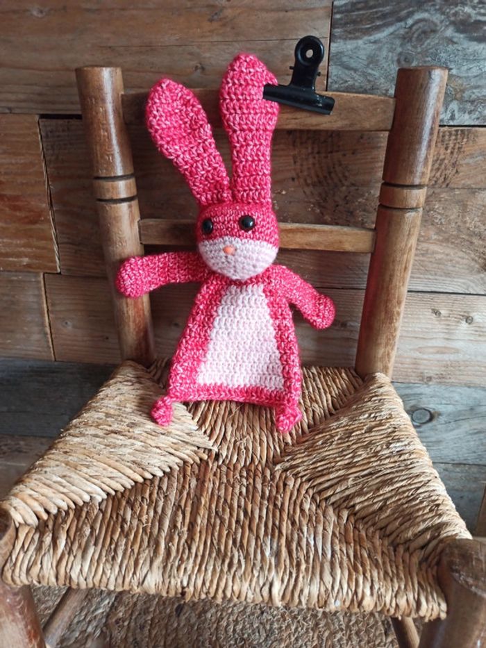 Doudou lapin crochet fait main - photo numéro 2