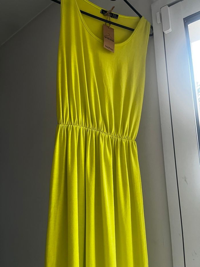 Robe longue jaune - photo numéro 2