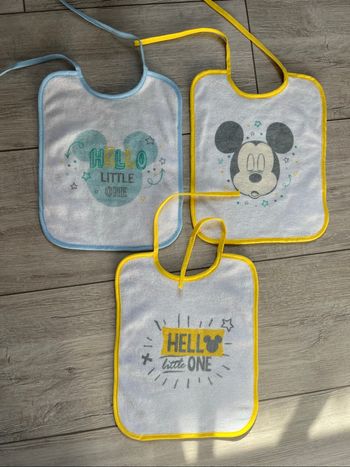 3 bavoirs Disney