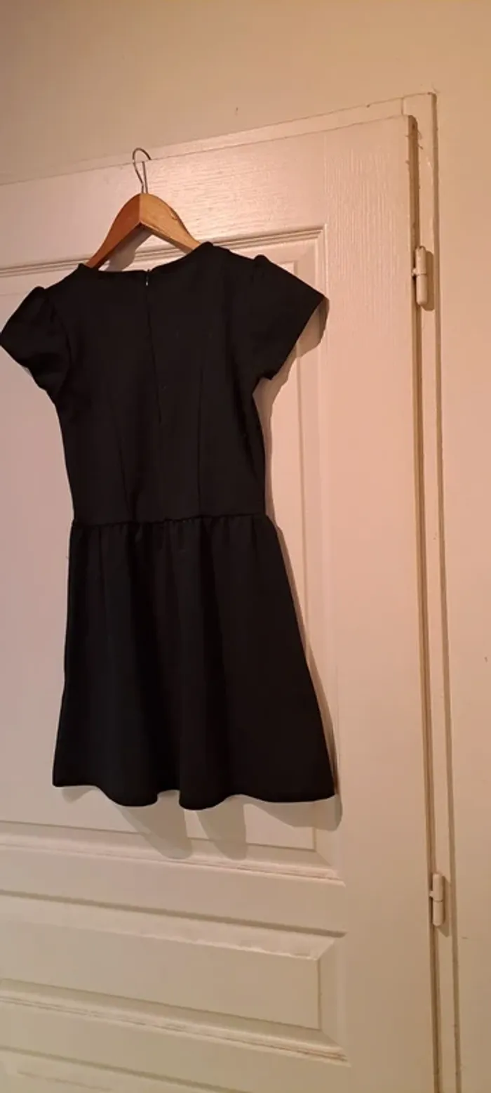 Robe hiver noire manches courtes - Marque Caprice de fille - Taille 10 ans - Très bon état. - photo numéro 8