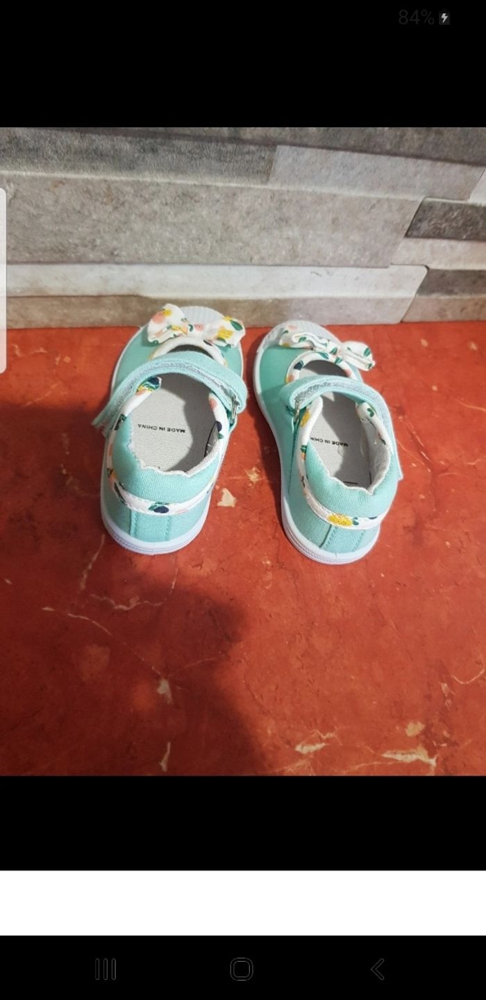 Chaussures bébé taille 19 - photo numéro 4