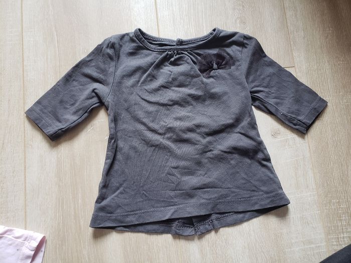 Lot de deux t-shirts taille 1mois - photo numéro 3