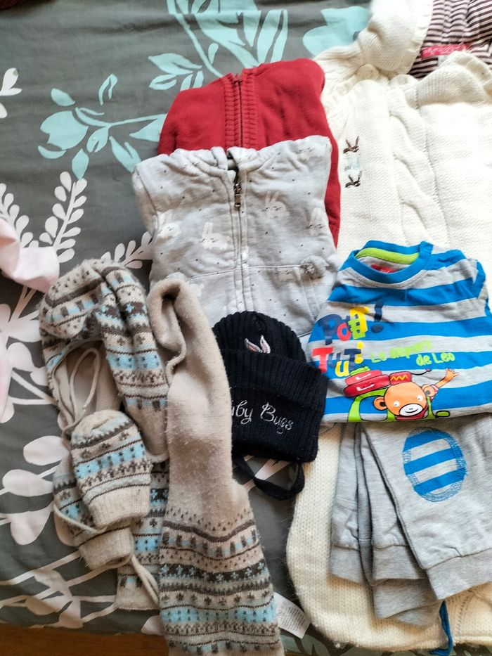 Lot vêtements garçon 11 habits 9 mois - photo numéro 2