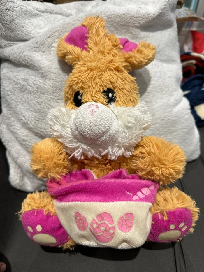 Lapin avec son petit panier