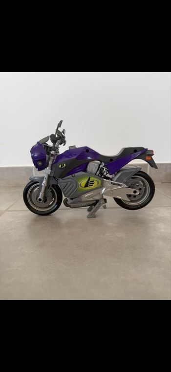 Jouet Moto Max Steel violette Action man Mattel année 2000