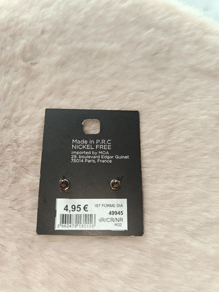 Boucle d'oreille triangle Strass et Noir-Moa🖤 - photo numéro 2