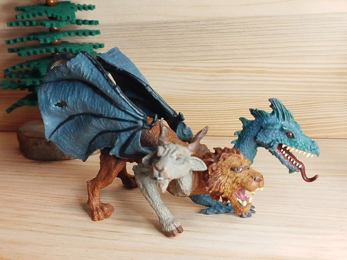 Figurine dragon a 3 têtes animal imaginaire - photo numéro 2