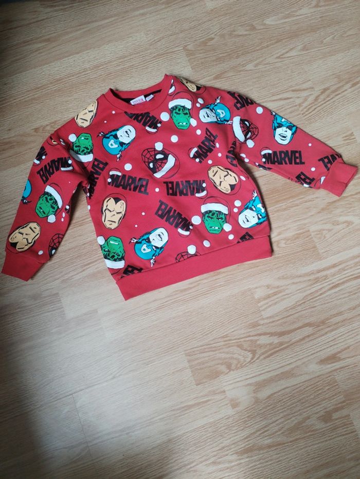 Pull noël marvel garçon