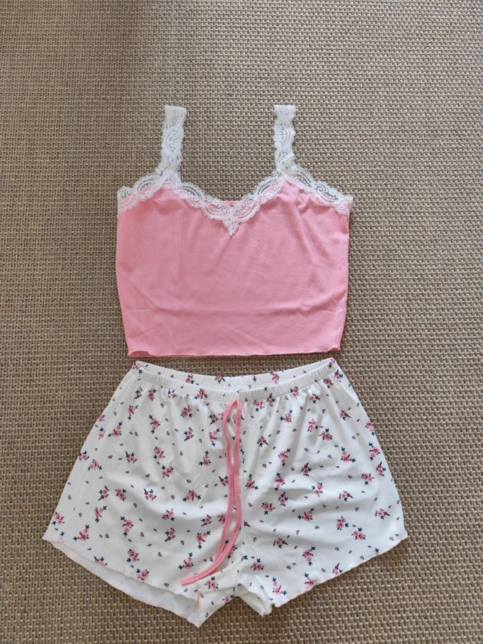 Ensemble deux pièces pyjama short , taille M , neuf