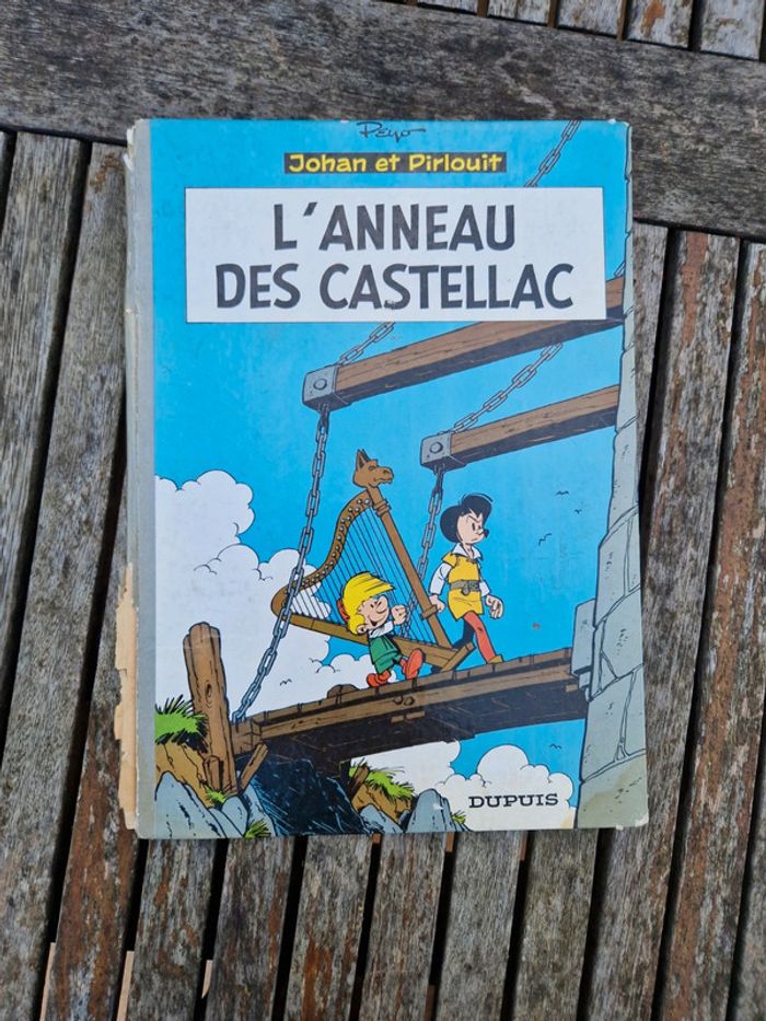 Bande dessinée Johan et Pirlouit dos rond
