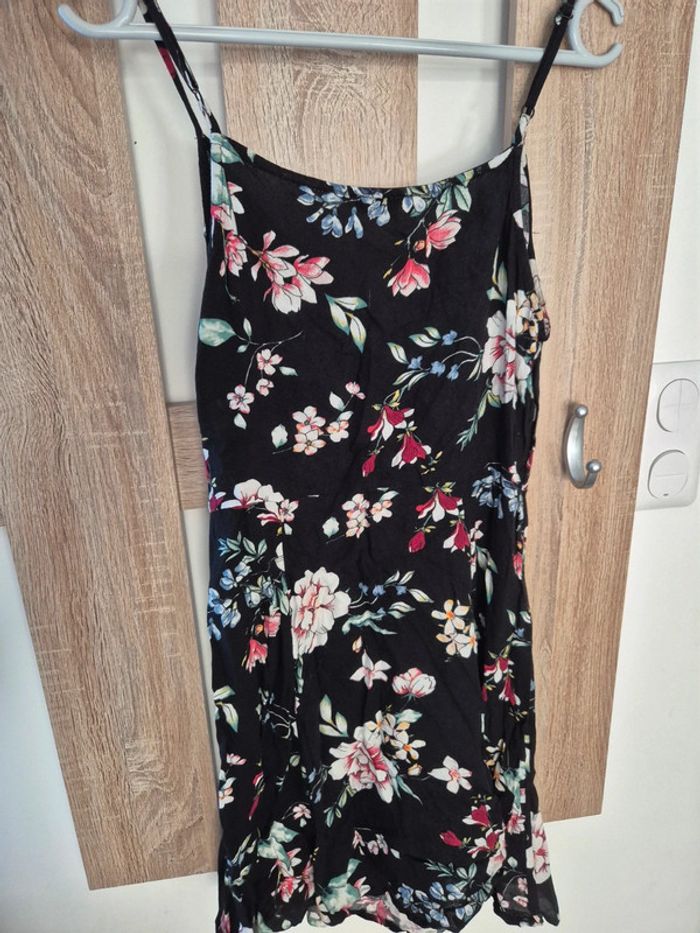 Robe fleuris noir taille 36 - photo numéro 3