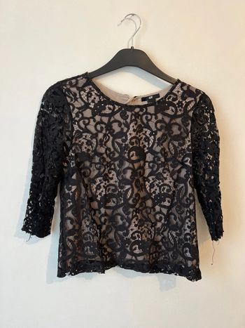 T-shirt H&M, en dentelle