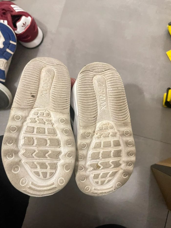 Basket garçon Nike taille 22 - photo numéro 4