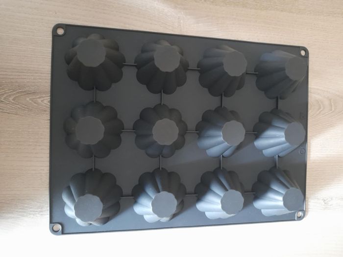 Moule à muffins en silicone x12 (23 cm x 32 cm) - photo numéro 2