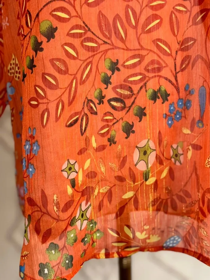 Blouse orange transparente motifs floraux dorés – Sarah John Paris – 36 St tropez Ibiza - photo numéro 5