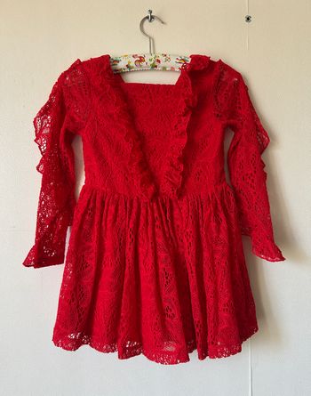 robe en dentelle dos en V