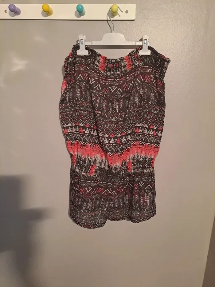 Combishort bustier noire et rose - Marque Jennyfer - Taille 40 - Parfait état. - photo numéro 3