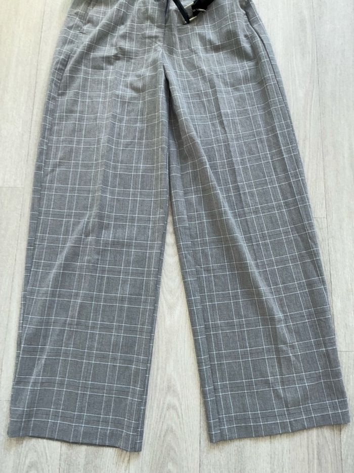 Pantalon gris Bershka avec ceinture S - photo numéro 3