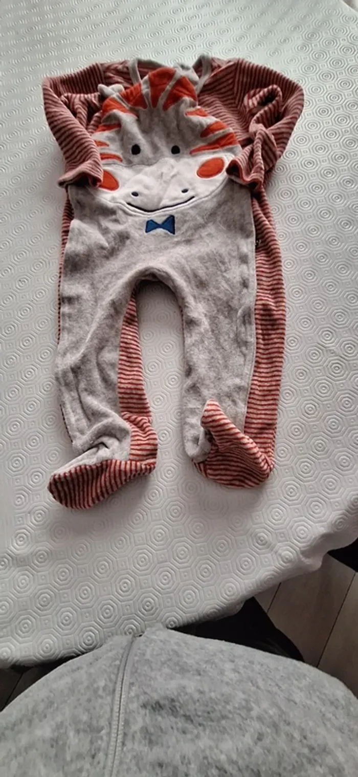 Lot de 9 vêtements 18 MOIS - photo numéro 8