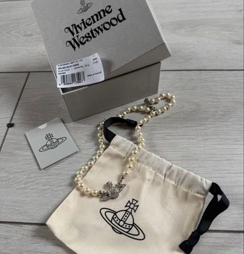 Collier vivienne westwood à perle 