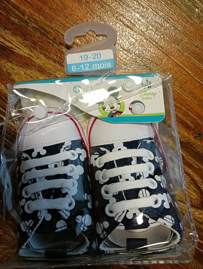 2 paires de baskets bébé DISNEY et AIRNESS taille 19 / 20   - 6 /12 mois NEUF - photo numéro 3