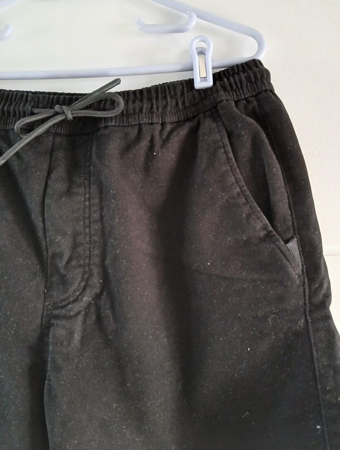 Bermuda Pull & Bear
 M - photo numéro 3
