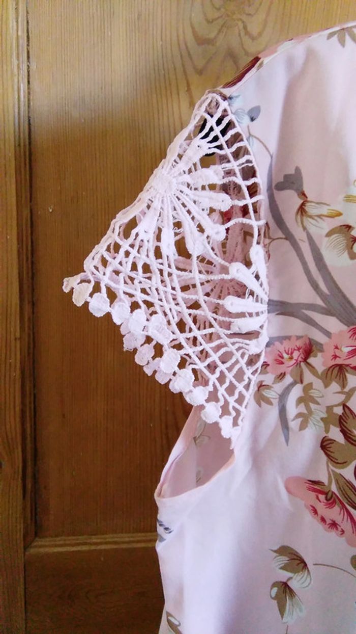 Robe rose avec imprimé floral et dentelle Shein - photo numéro 5