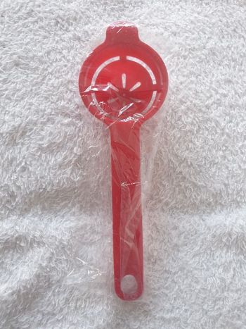 Séparateur à oeuf neuf