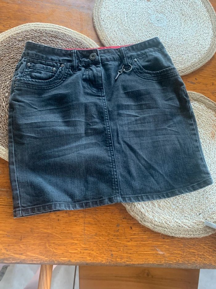 Jupe en jean cache cache taille 38 noire longueur 40cm - photo numéro 2