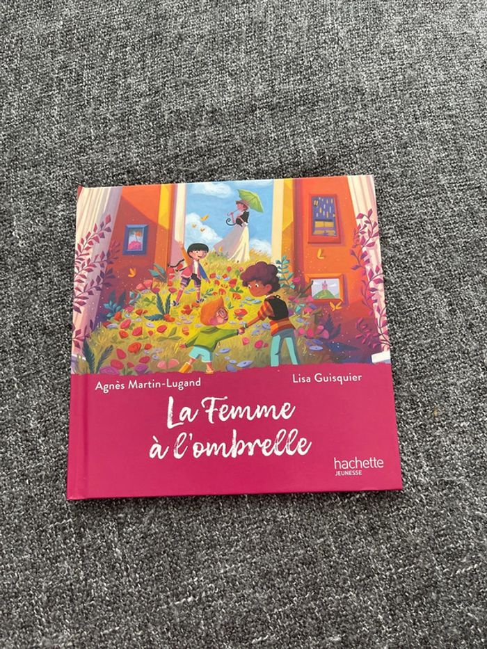 Livre Mac Donald la femme à l’ombrelle